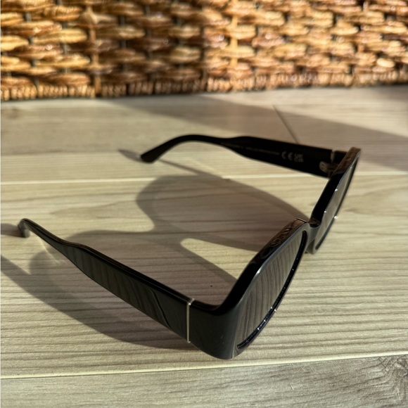 Massimo Dutti Classic Black Sunglasses - Picture 2 of 5
